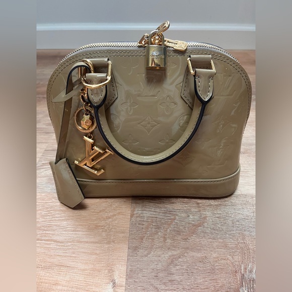 Louis Vuitton Handbags - AUTH Louis Vuitton Alma BB Vernis Keychain Included!